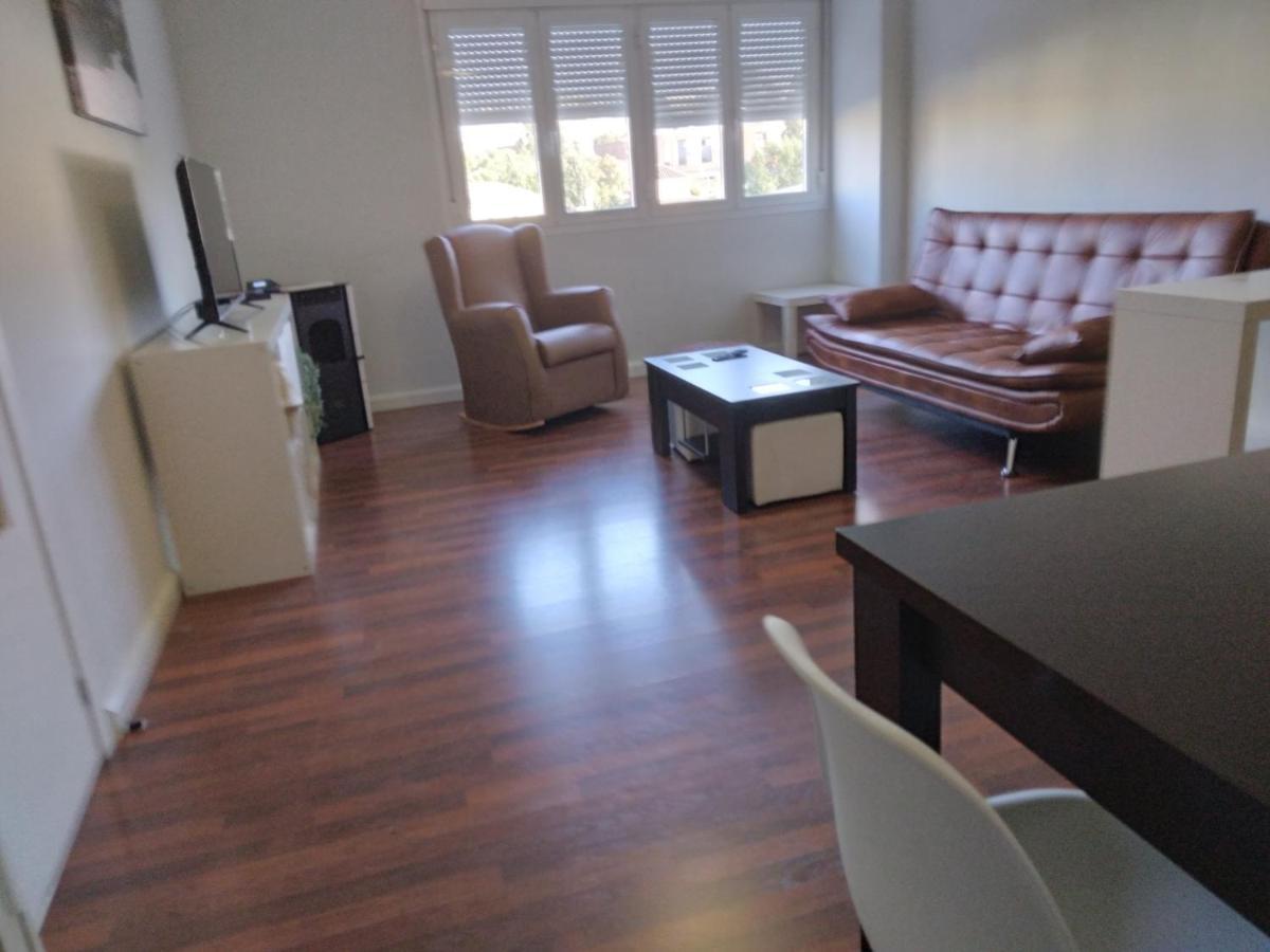 Piso Amplio Y Tranquilo En Marchena Apartment Exterior photo